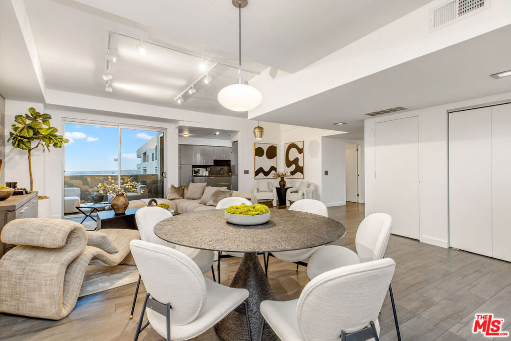 7250 Franklin Avenue 1204