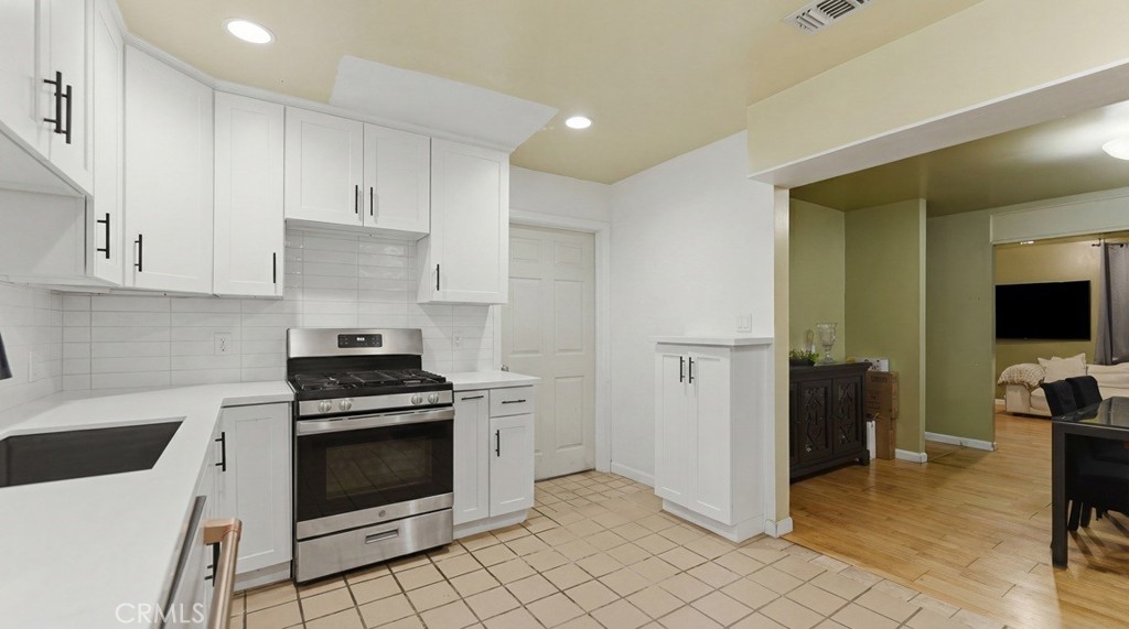 1009 E Granada Court