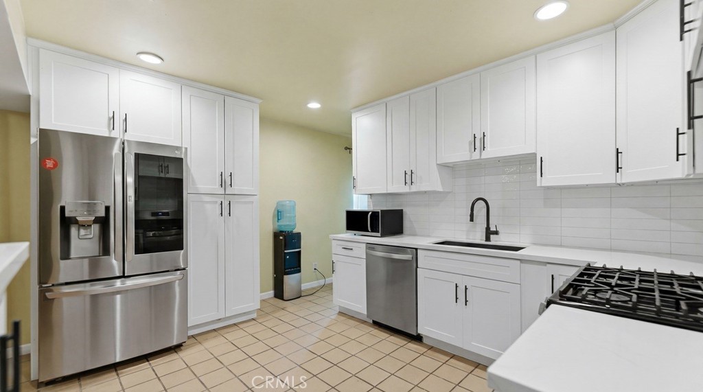 1009 E Granada Court