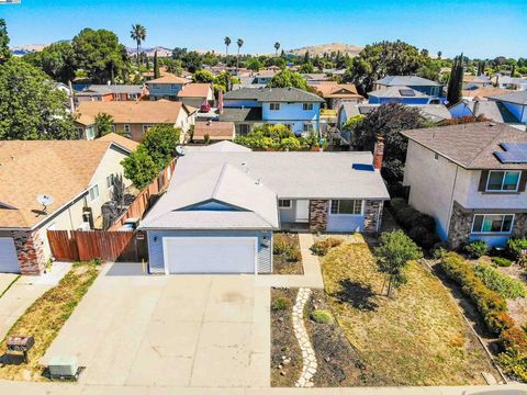 Photo of 522 Honker Ln Ln, Suisun City, CA 94585 (MLS # 41112161) Photo of 522 Honker Ln Ln, Suisun City, CA 94585 (MLS # 41112161)