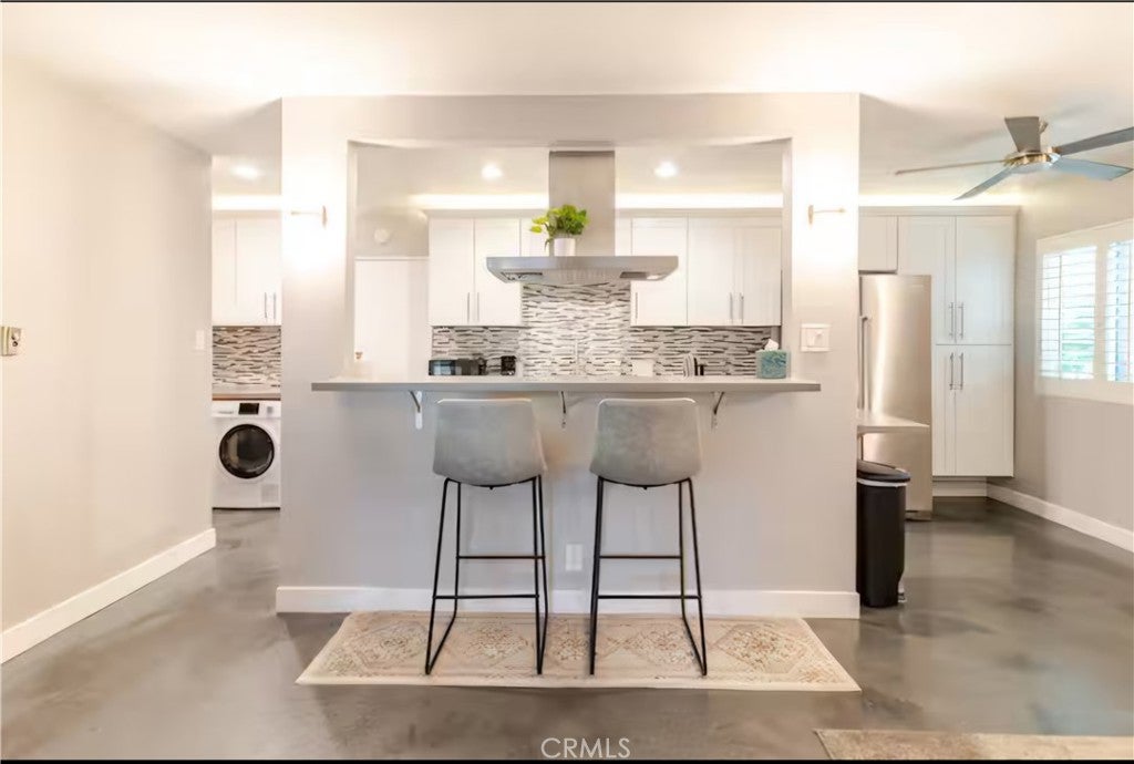 939 E Appleton