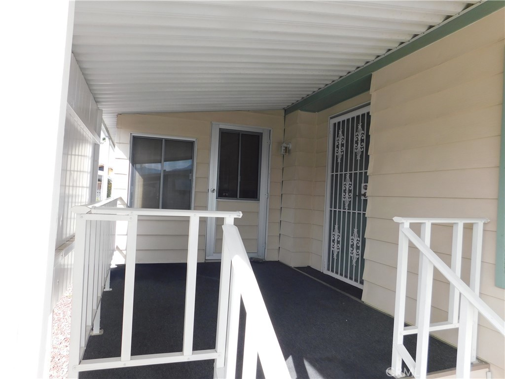 1525 W Oakland Avenue 99