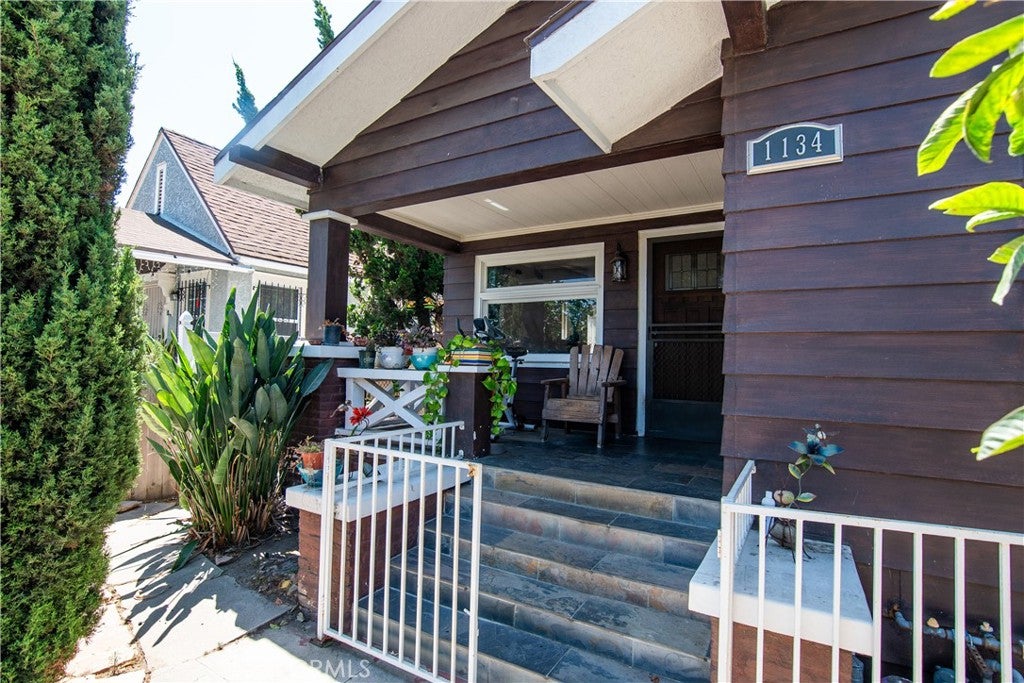 1134 W 68th