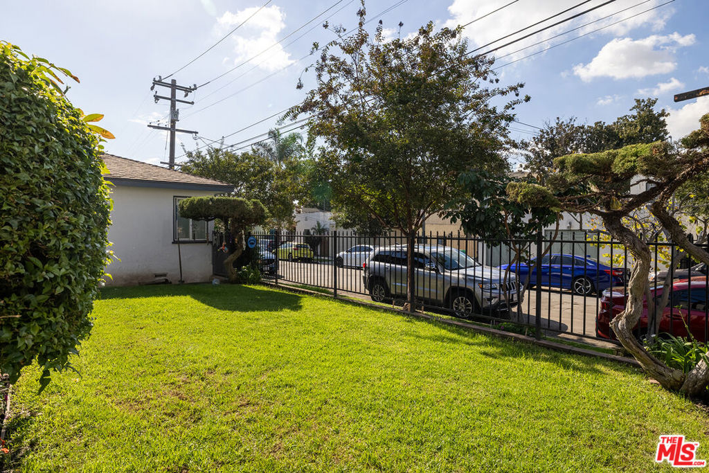 1974 Henderson Avenue