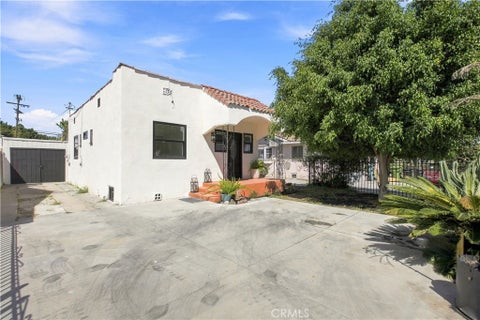 Photo of 123 E 108th ST, Los Angeles, CA 90061 (MLS # CV26195512)