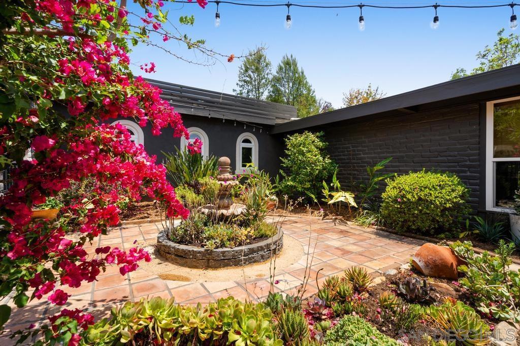 16851 Orchard Bend