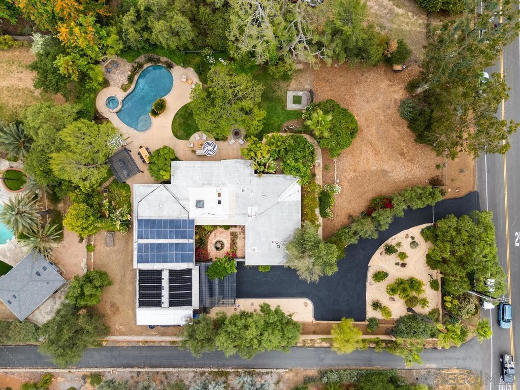 16851 Orchard Bend