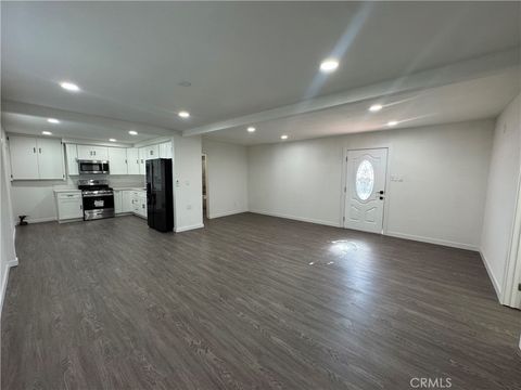 Photo of 435 S 1st Ave, Barstow, CA 92311 (MLS # DW25282351)