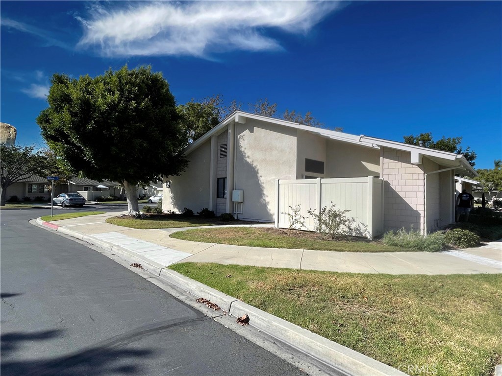 8605 solano cr. 1006a