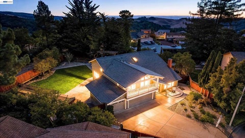 Photo of 3607 Siskiyou Ct Ct, Hayward, CA 94542 (MLS # 41149019)