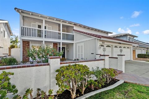 Photo of 2310 N Linwood Ave, Santa Ana, CA 92705 (MLS # NP26117088)
