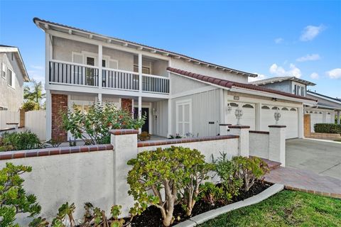 Photo of 2310 N Linwood Ave, Santa Ana, CA 92705 (MLS # NP26117088)