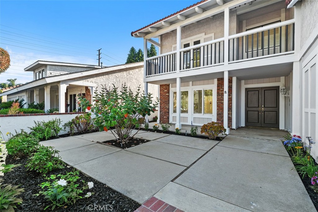 2310 N Linwood