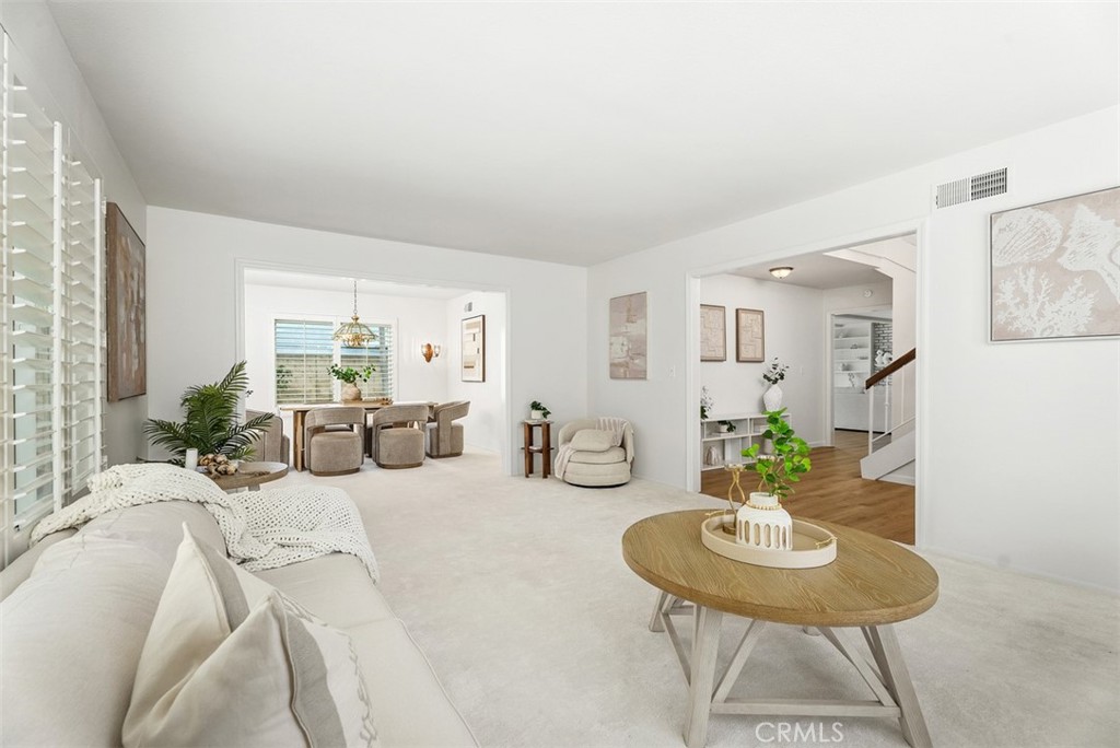 2310 N Linwood