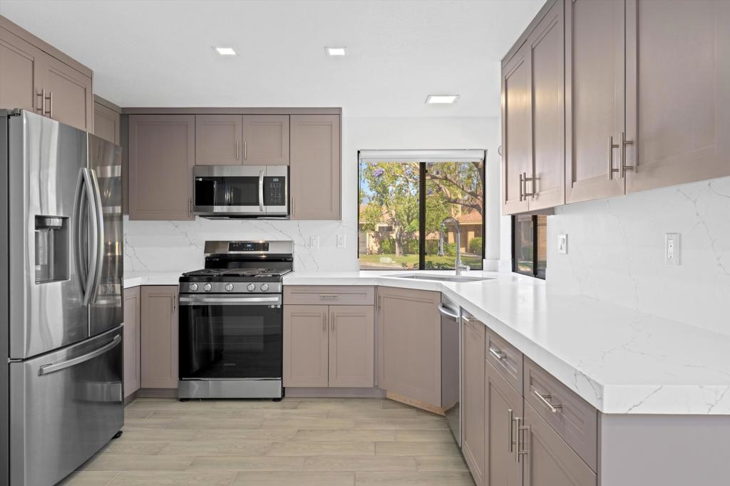 Hidden Palms - Residential