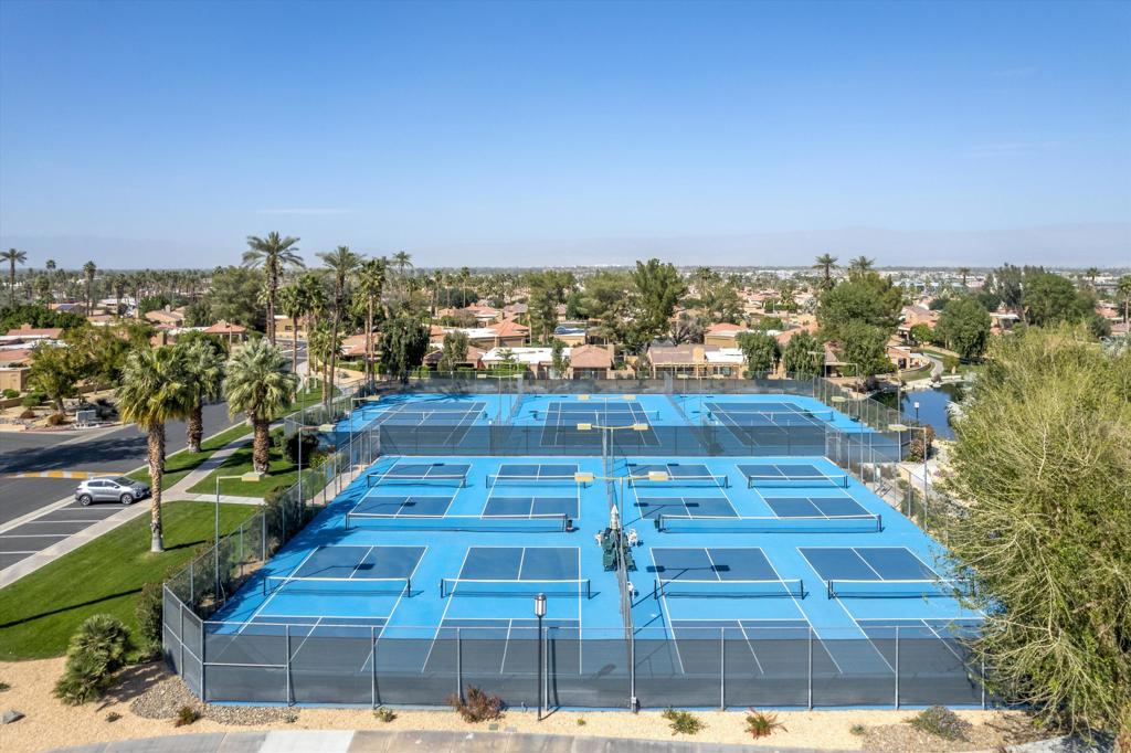 Hidden Palms - Residential