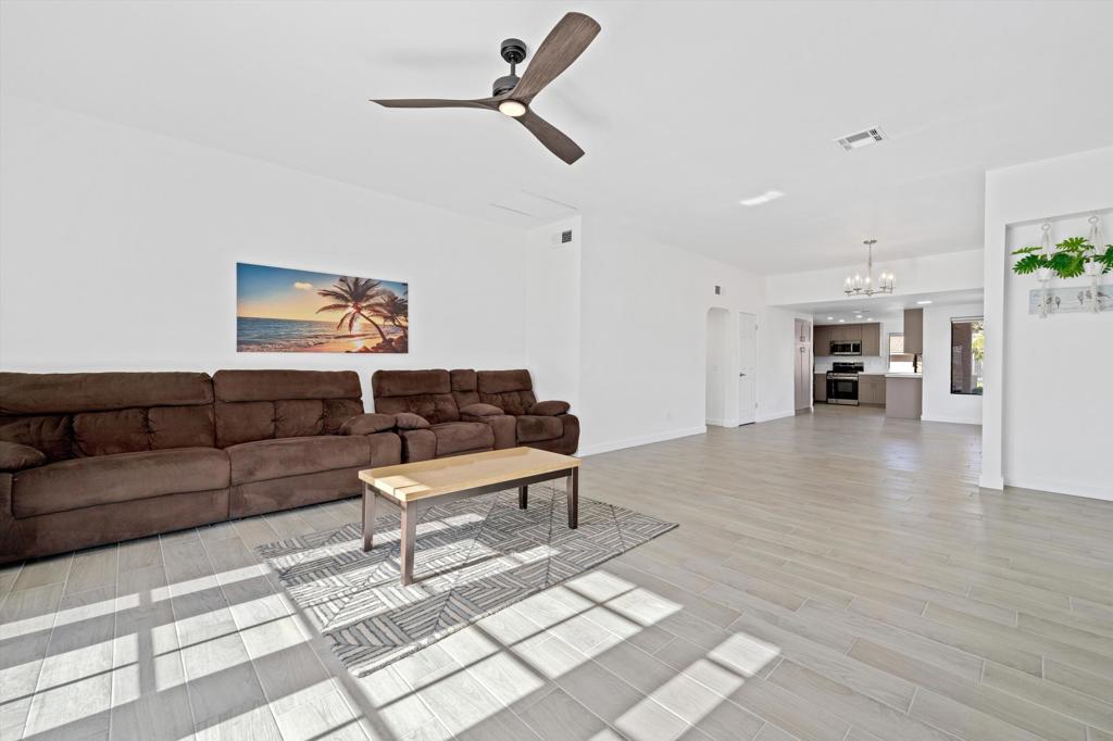 Hidden Palms - Residential