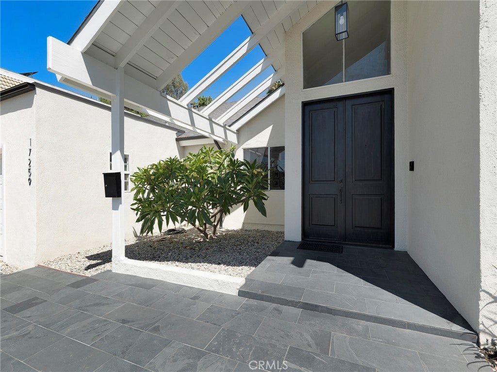 17259 Westbury Drive