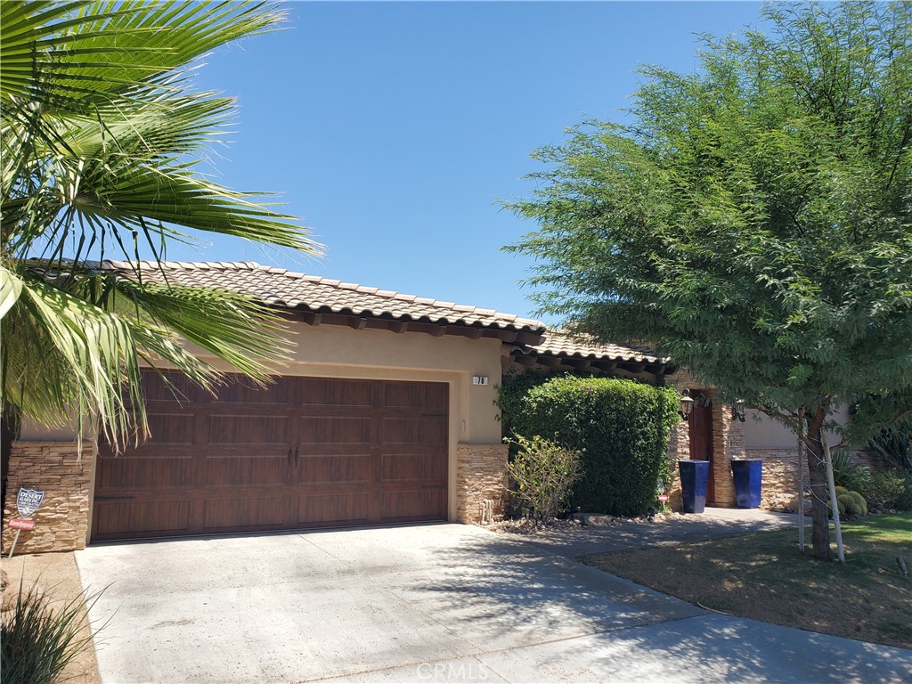 70 Paseo Montecillo