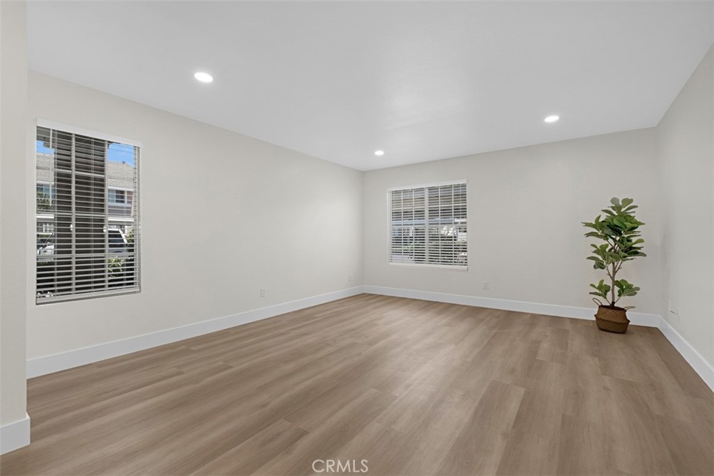16 Greenfield