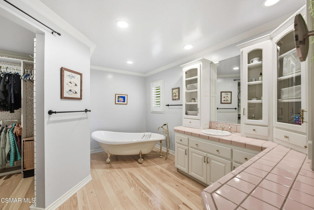 Old Agoura - 850 - 850 - Residential