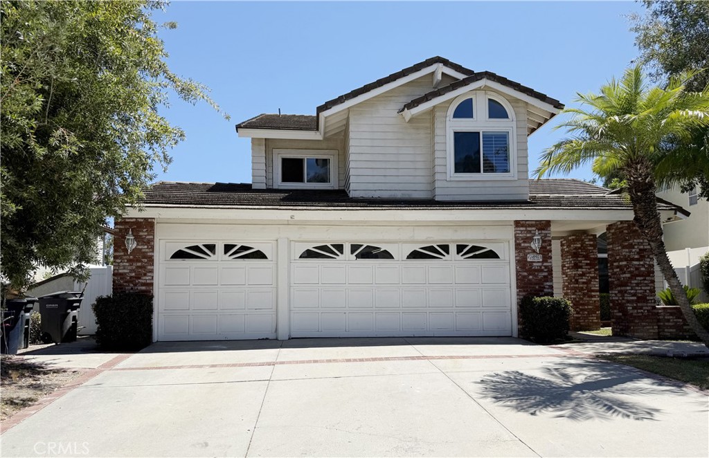 Welcome to this beautiful single family house in the sought-after community of Normandale Heights. Located on a quiet and private cul-de-sac street with 3-car garage. Light, bright and open floor plan with soaring high ceilings. Spacious family room accompanied with cozy fireplace. Separate living room with formal dinning. Hard flooring and wood shutters throughout. Brand new countertops and cabinets in all bathrooms. Gorgeous kitchen renovated with quartz countertops, full backsplash, white shaker cabinets, stainless steel appliances and recessed lights. High ceilings in the spacious master and other two bedrooms letting in lots of natural light. Double vanity in both master and secondary bathrooms. Large backyard with patio cover overlooking the view of woods and mountains. Built-in cabinets with a lot of storage in the garage. No neighbors behind the house offering the best privacy. Walking distance to the Lake Forest Sports Park, the Regency Park and Aliso Creek Trail. Close to shopping, dining and freeway entrance. Short driving to Irvine Spectrum, UCI, John Wayne airport, South Coast Plaza, beach, etc. Hurry up, don't miss the opportunity to live in this move-in ready house!