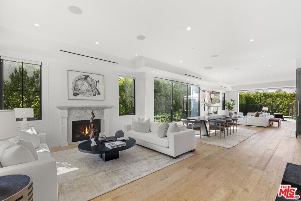 Photo of 6429 Colgate Avenue, Los Angeles, CA 90048 (MLS # 25614215)