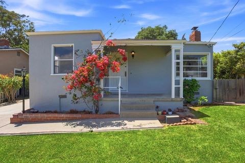Photo of 28 Alameda De Las Pulgas, Redwood City, CA 94062 (MLS # ML82048004)