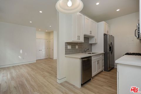 Photo of 7223 Willoughby Avenue #103, Los Angeles, CA 90046 (MLS # 25615867)