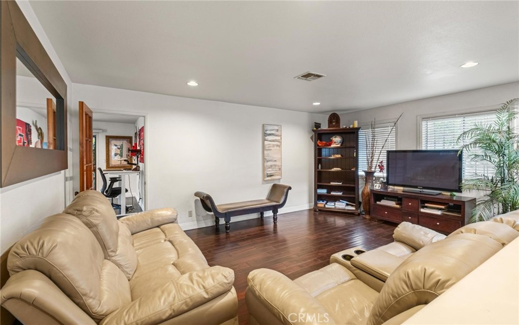 5048 W 121st Street