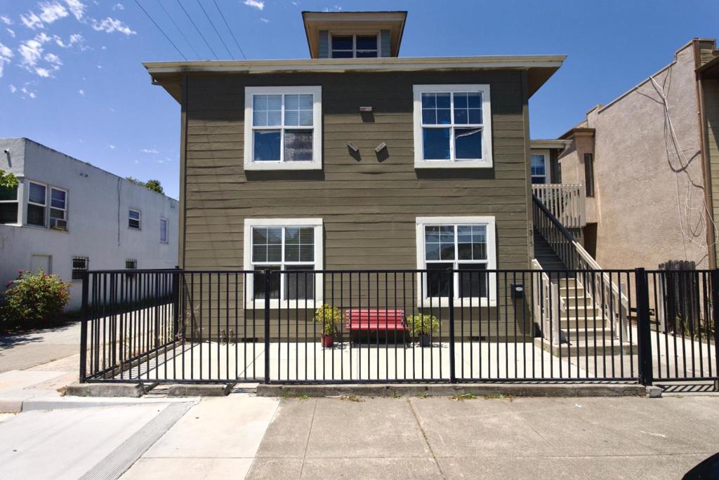 1313 Sacramento Street