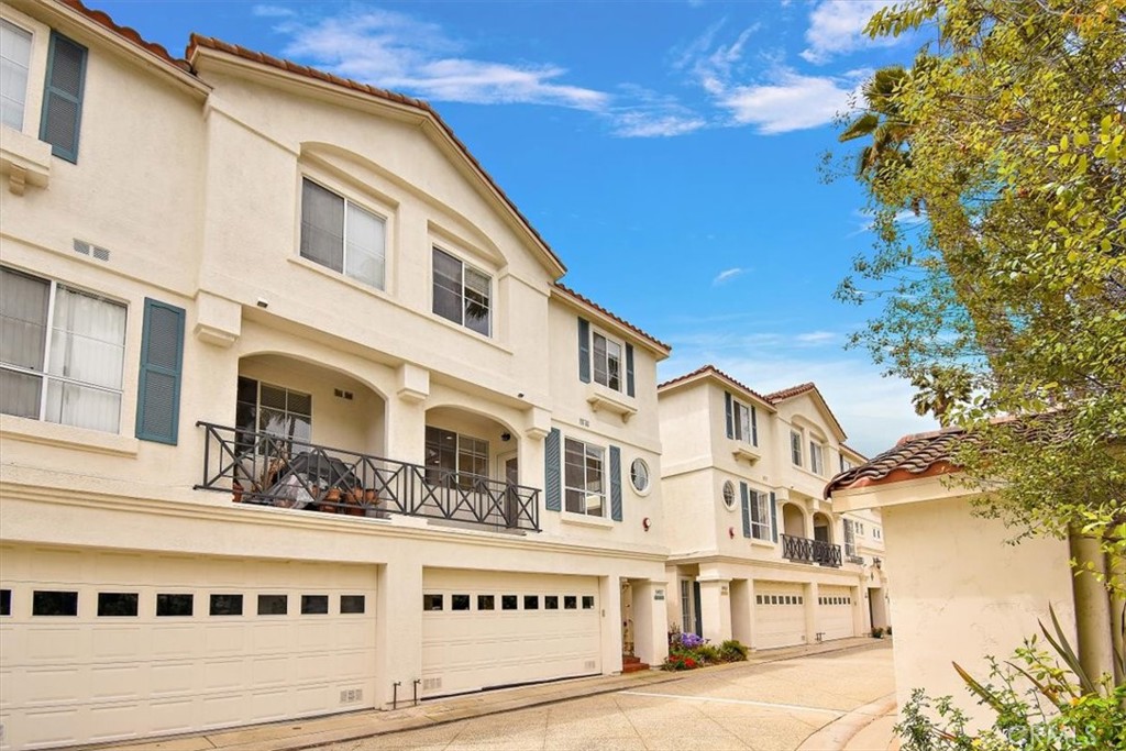 5457 Marine Avenue 2