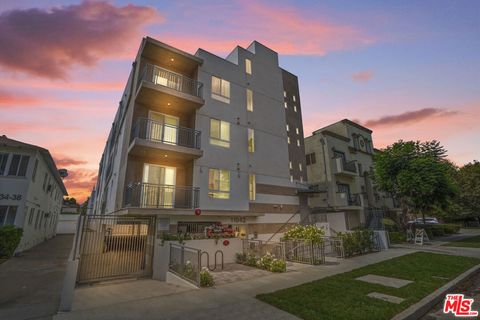 Photo of 11042 La Maida Street #203, North Hollywood, CA 91601 (MLS # 26838273)