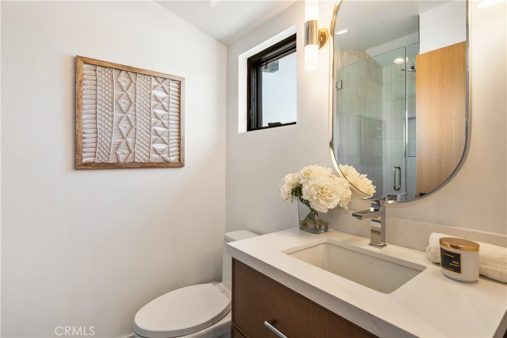 Corona del Mar North of PCH (CNHW) - Residential