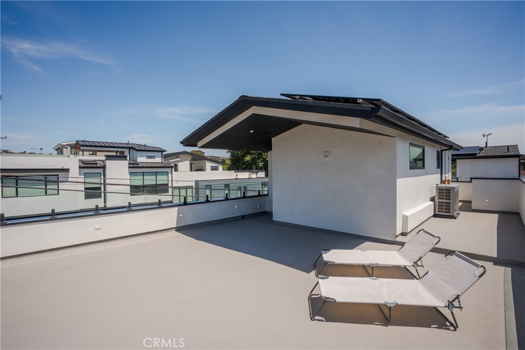 Corona del Mar North of PCH (CNHW) - Residential