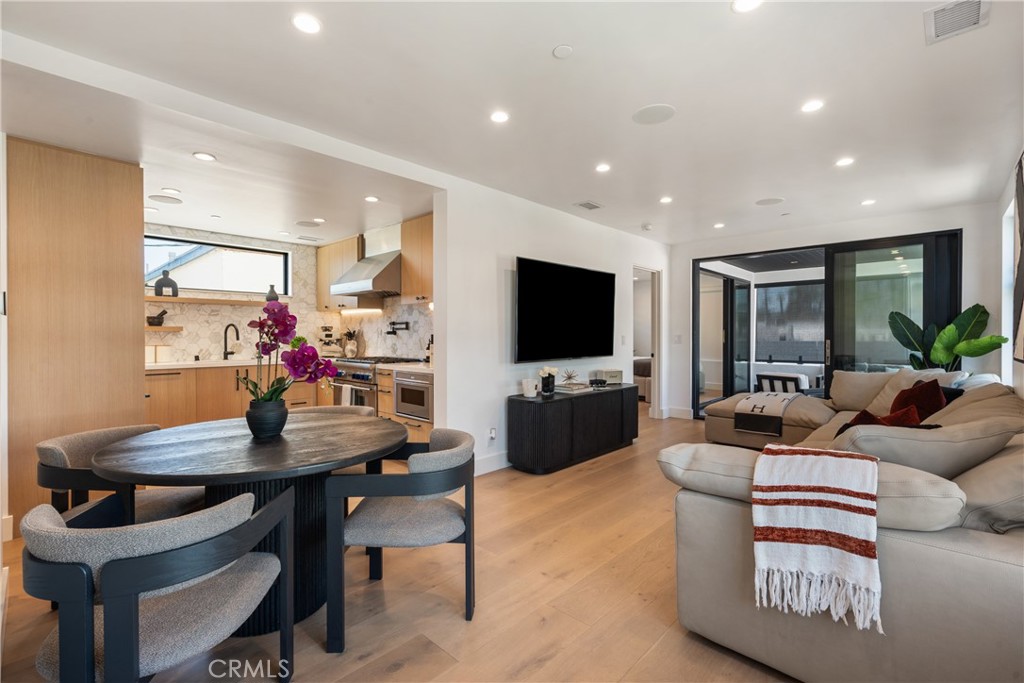 Corona del Mar North of PCH (CNHW) - Residential