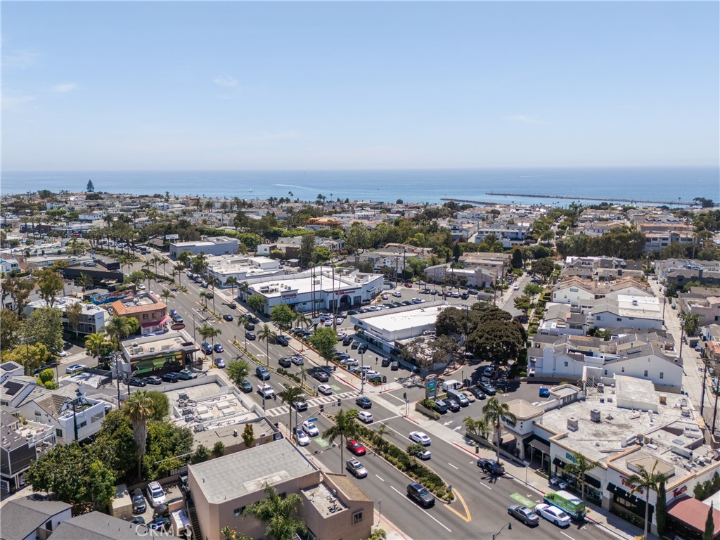 Corona del Mar North of PCH (CNHW) - Residential