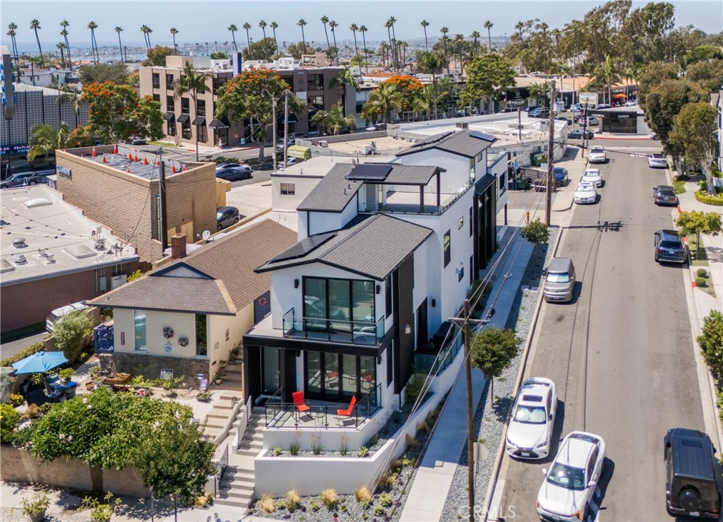 Corona del Mar North of PCH (CNHW) - Residential