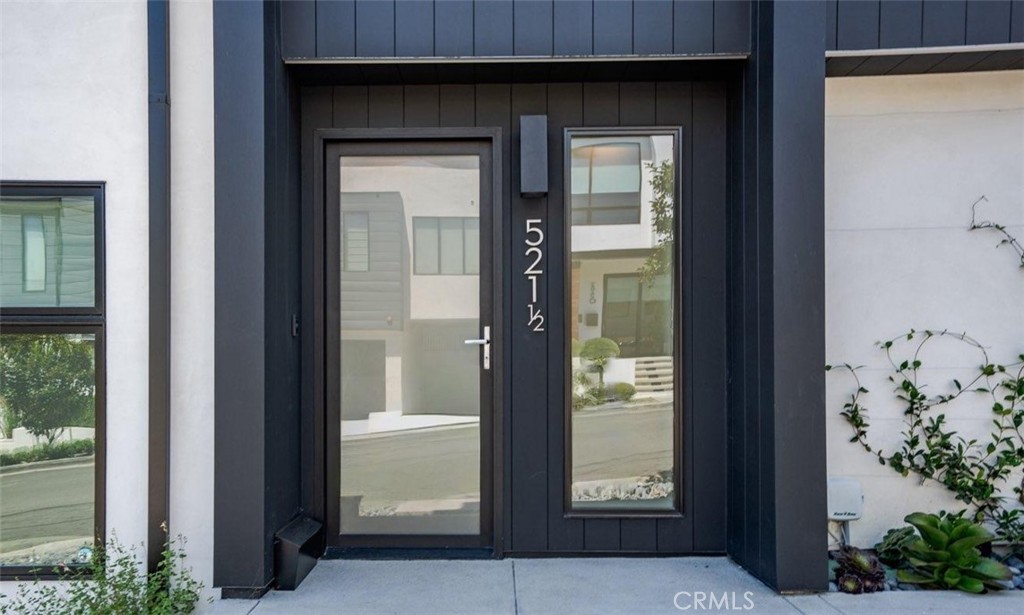 Corona del Mar North of PCH (CNHW) - Residential