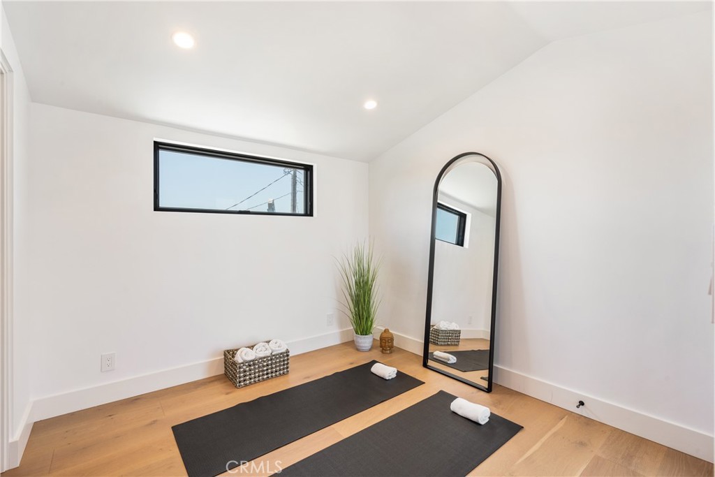 Corona del Mar North of PCH (CNHW) - Residential