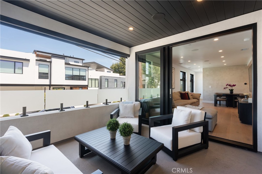 Corona del Mar North of PCH (CNHW) - Residential