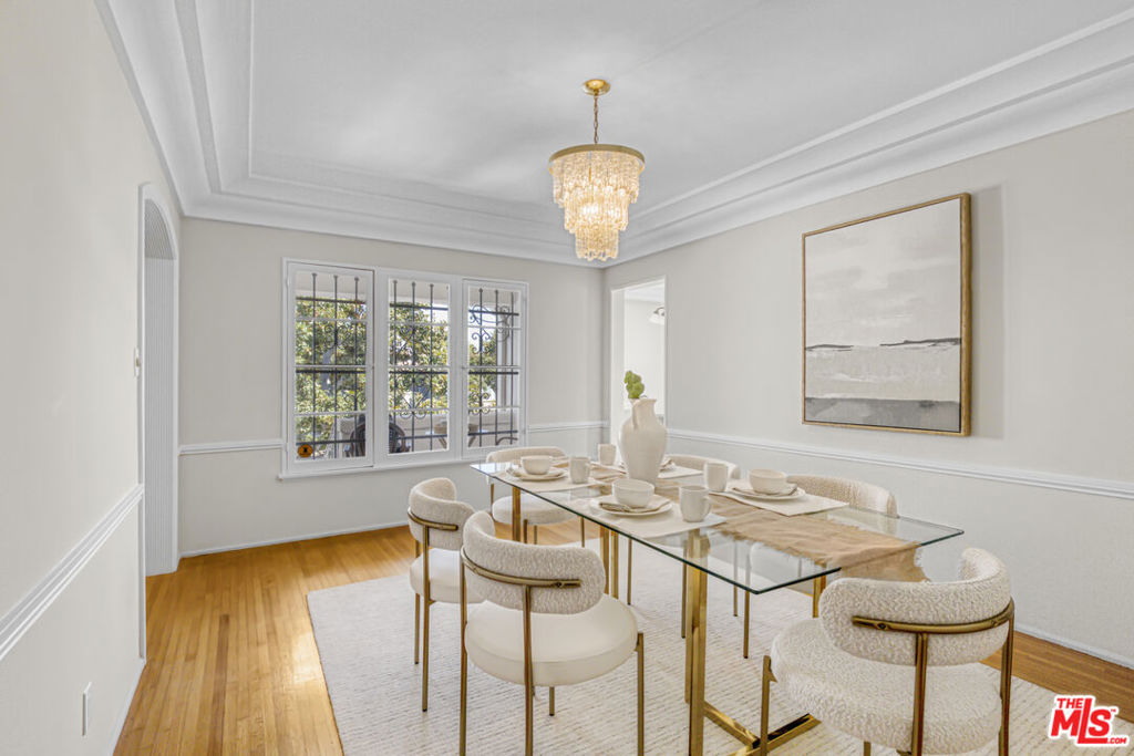 Properties 4 437 S Doheny Drive