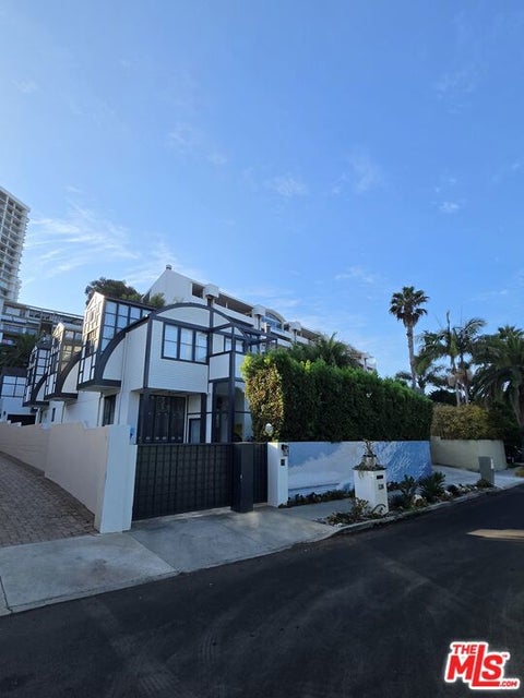 Photo of 138 MABERY Road, Santa Monica, CA 90402 (MLS # 26901653)