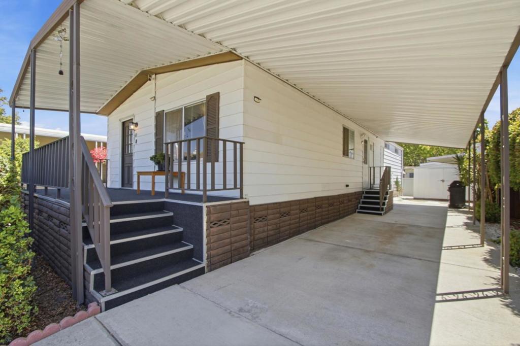 1111 Morse Avenue 68