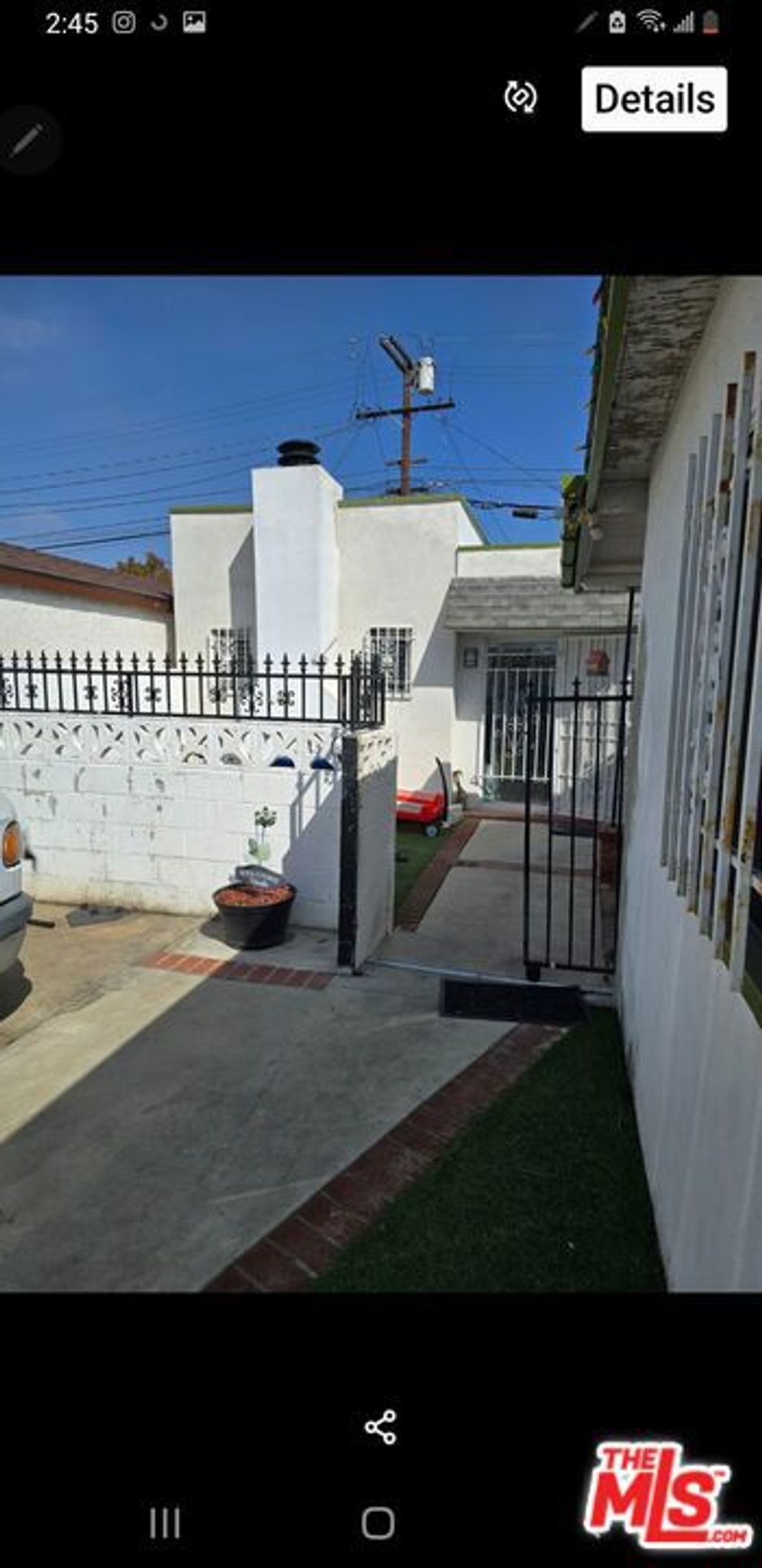 Photo of 611 W 109th Street, Los Angeles, CA 90044 (MLS # 25512683)