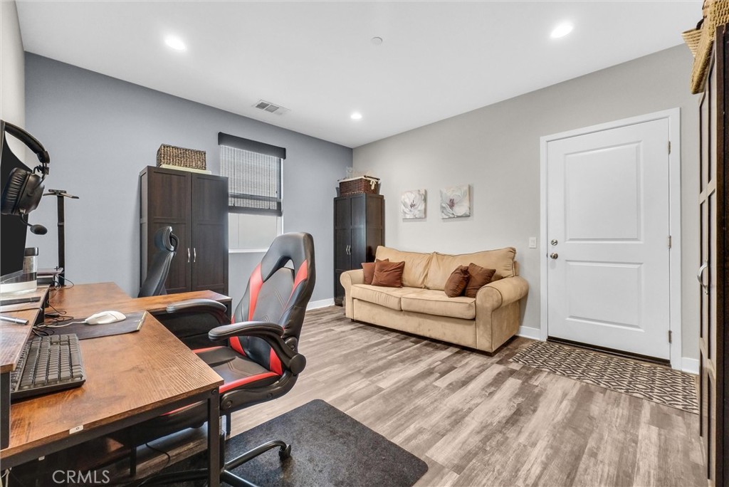 645 W Foothill Boulevard 11