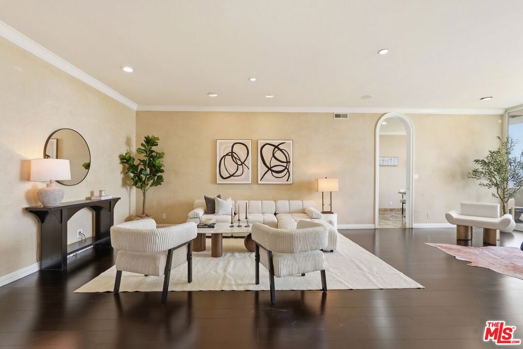 1333 S Beverly Glen Boulevard 902