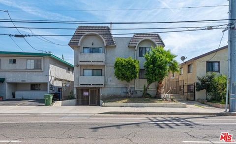 Photo of 6860 Woodley Avenue, Van Nuys, CA 91406 (MLS # 26765369)