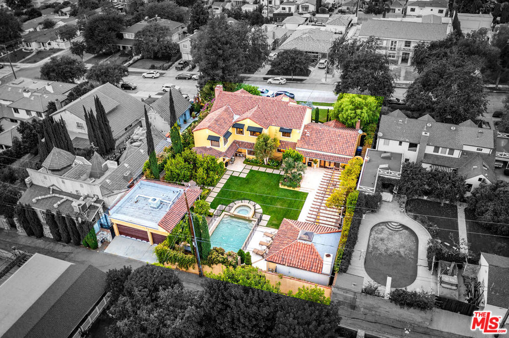 820 E Grinnell Drive