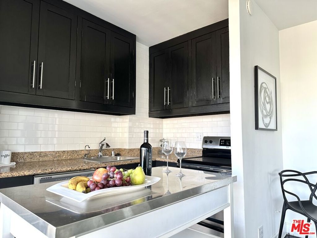 Photo of 999 N Doheny Drive #408, West Hollywood, CA 90069 (MLS # 26656401)